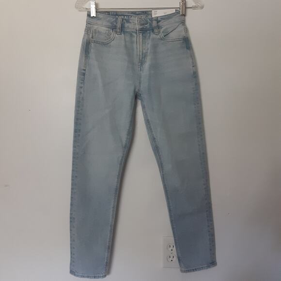 American Eagle Strigid Mom Jeans Women’s Size 000 Short Mid Rise 23W EUC - Picture 1 of 11